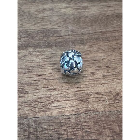 Pandora Lotsa Love Hearts silver charm - Picture 3 of 4